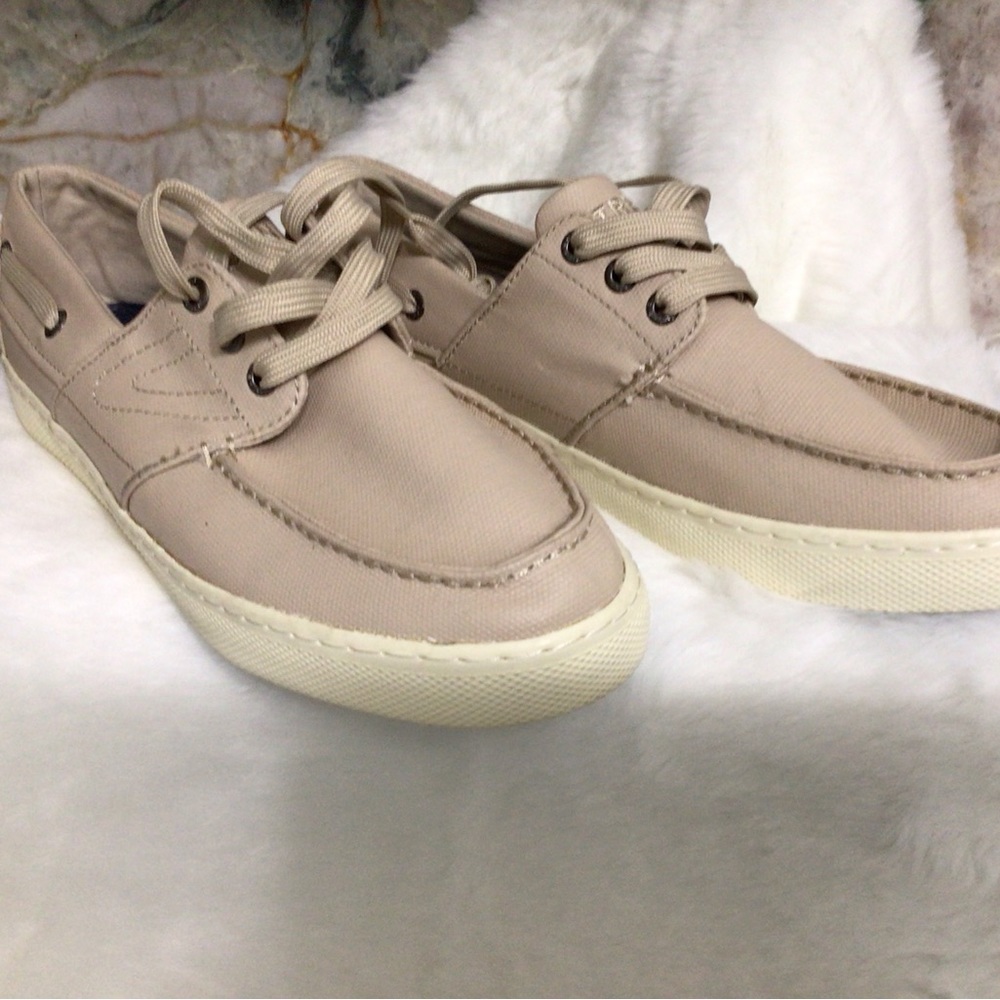 Tretorn boat shoes